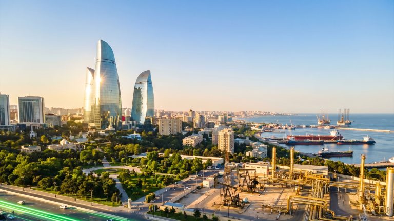 Инвестиции в экономику Азербайджана выросли почти на 3%
